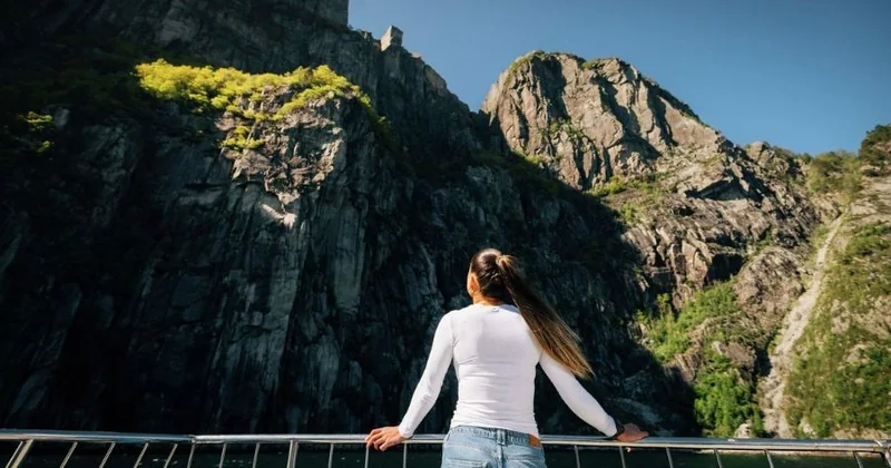 Elektrische Fjord-Kreuzfahrt zum Lysefjord