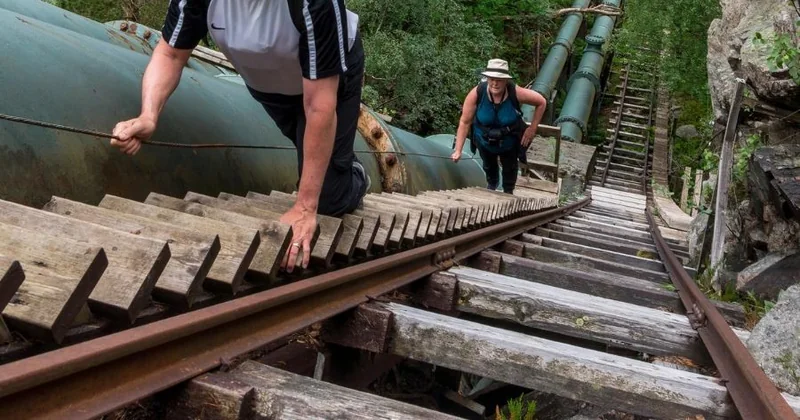 Flørli 4444: RIB-Boot und Treppenwanderung
